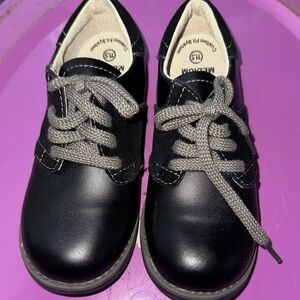FootMates Black and Gray Kids Dress Shoes